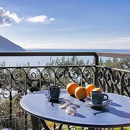 Seaview With Garden In By Wonderful Italy Hotel 4*