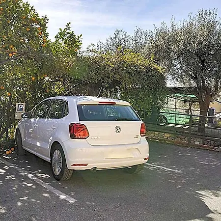 Seaview With Garden In By Wonderful Italy 4*